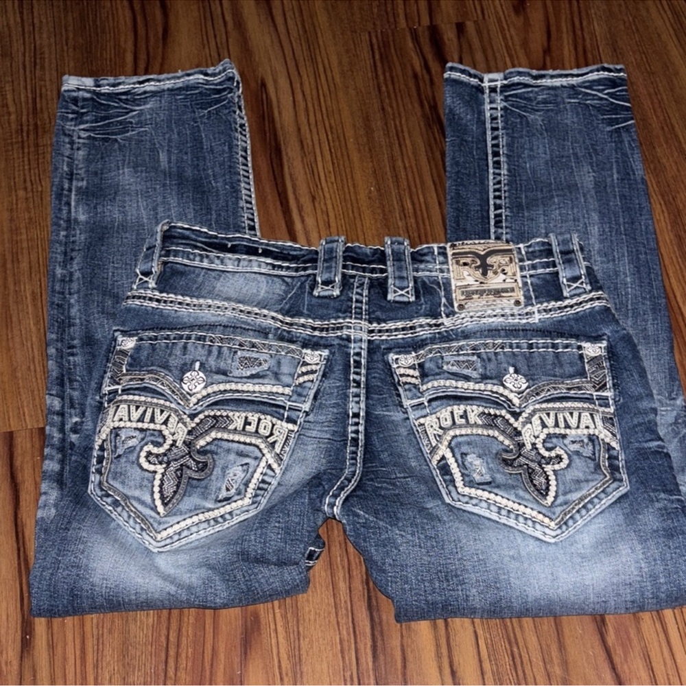 Rock Revival Straight Blue Jeans with Embroidered Pockets